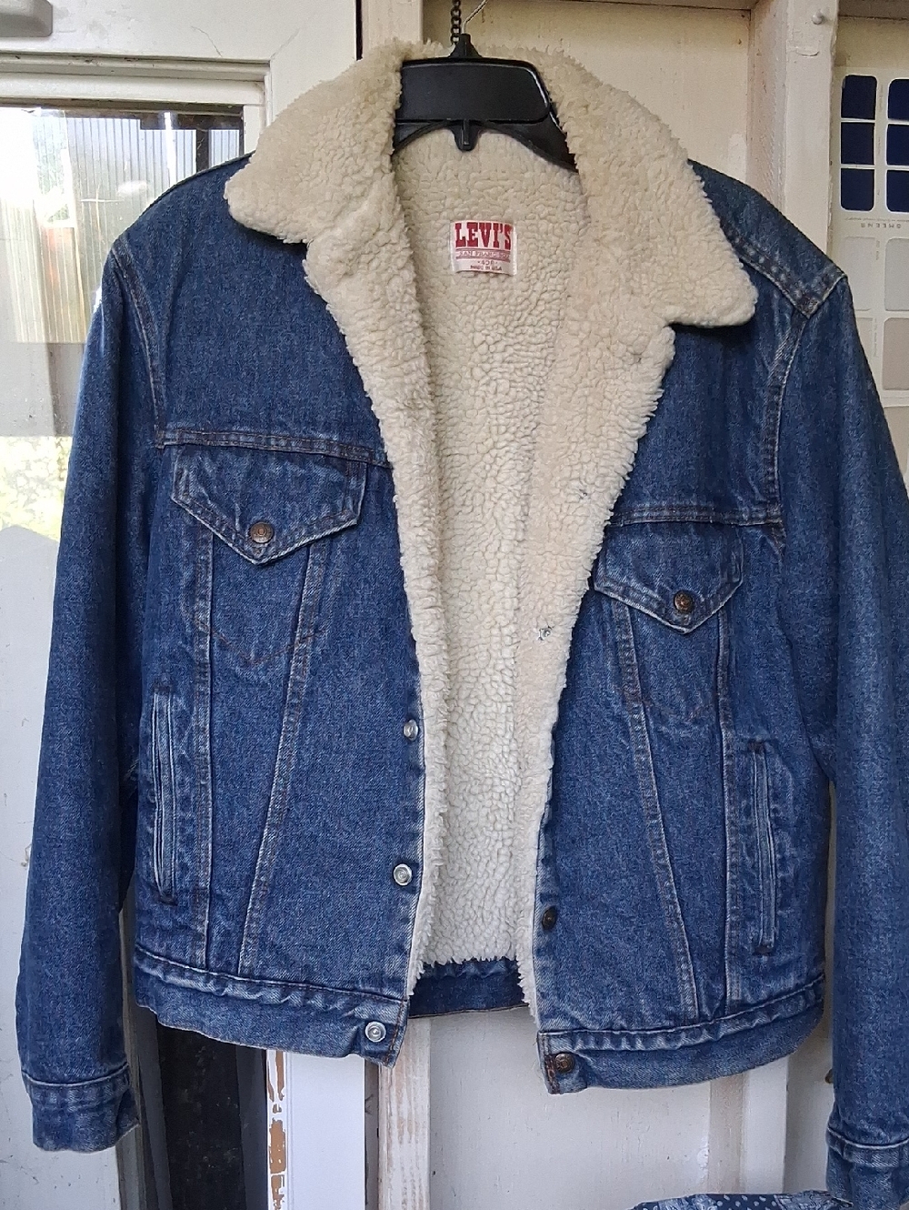 Mens Vintage Levi's Denim Trucker Jacket with Cream Sherpa 40R